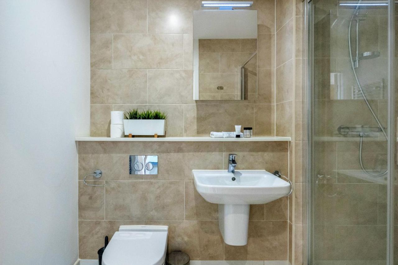 Roomspace Serviced Apartments - Swan House Leatherhead Luaran gambar