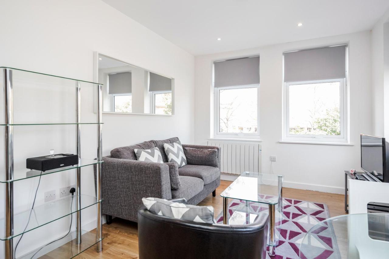 Roomspace Serviced Apartments - Swan House Leatherhead Luaran gambar