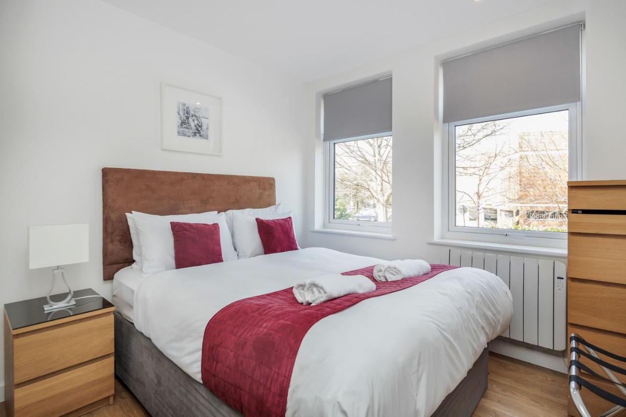 Roomspace Serviced Apartments - Swan House Leatherhead Luaran gambar
